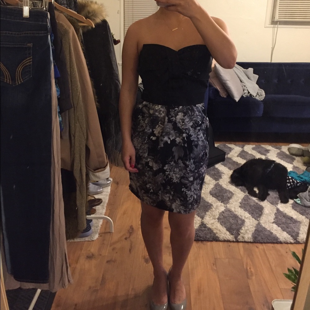 Strapless floral Papaya dress